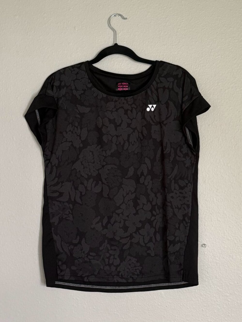 Yonex Women’s VeryCool Dry Tournament Shirt Black Floral Camo – US Size L
